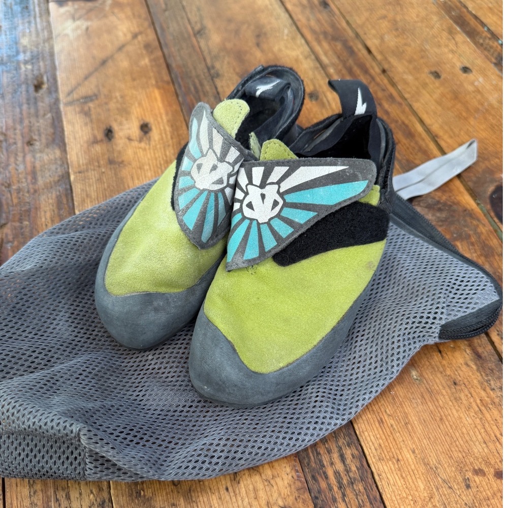 Evolv Rock Climbing Shoes Kids Size 1 Lime Green Black Athletic Gorpcore